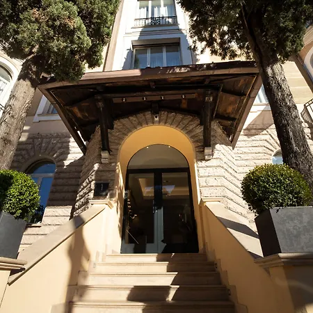 The Cross Отель 3*