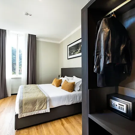 Отель The Cross