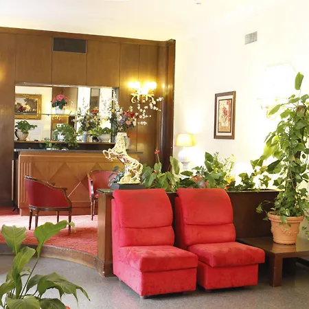 The Cross Hotell Rom