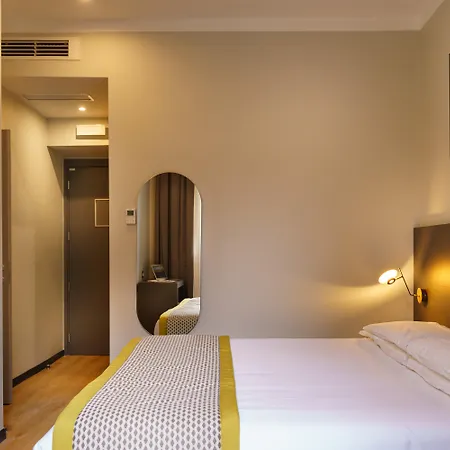 Otel The Cross
