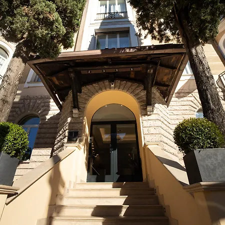 Otel The Cross 3*