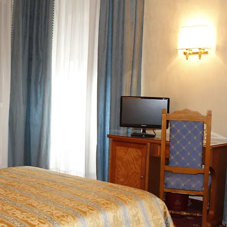 Hotel The Cross 3*