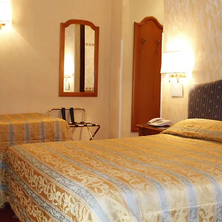 Hotel The Cross